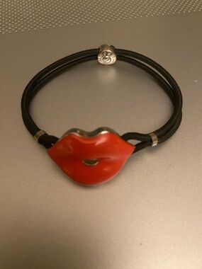 Y2K Henri Bendel Sugarpova Lip Bracelet